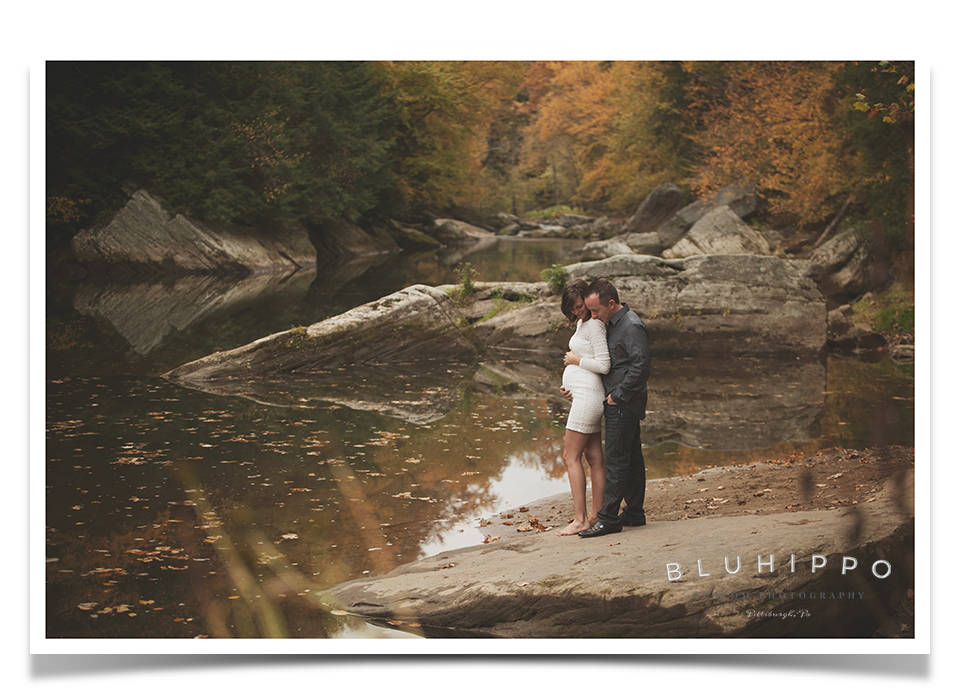 perfect fall session expecting parents {Pittsburgh Maternity